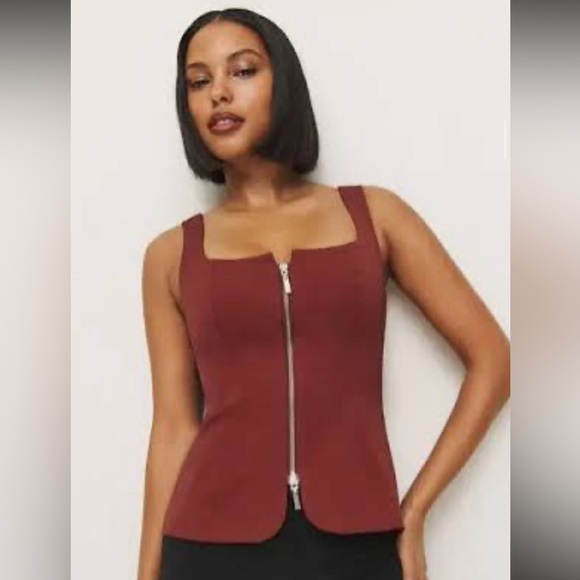 Reformation Laine front zip top - Picture 2 of 2